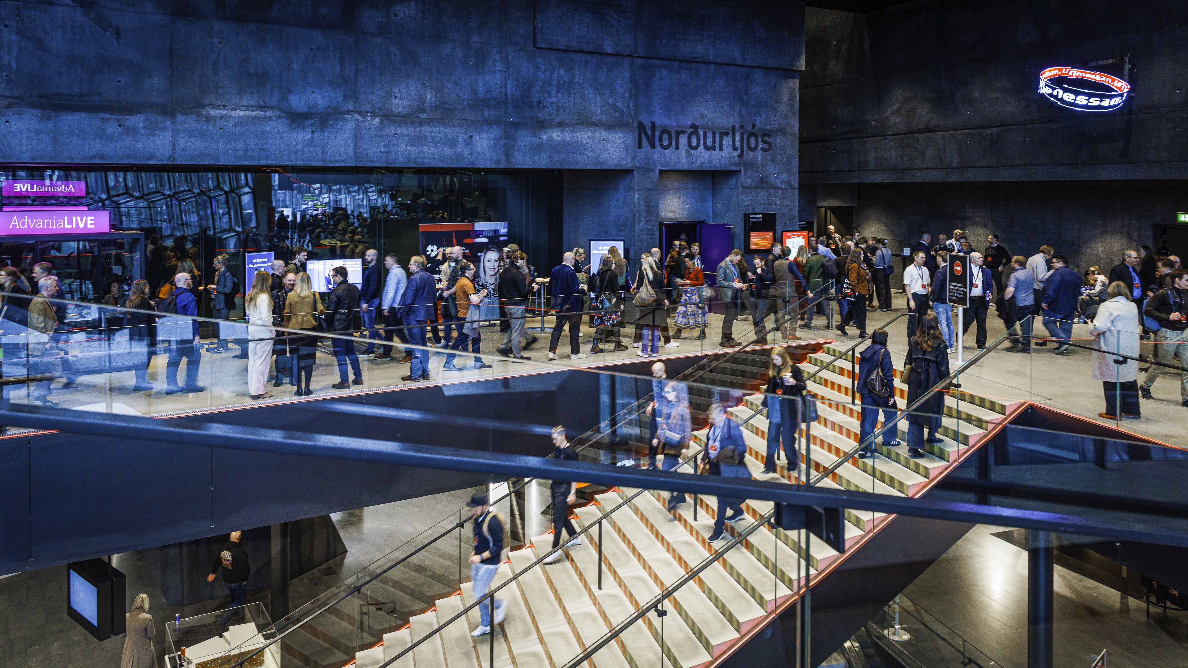 Advania LIVE útsendingin var frá 2. hæð Hörpu. Mynd: Ský